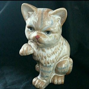 Vintage kitty figurine